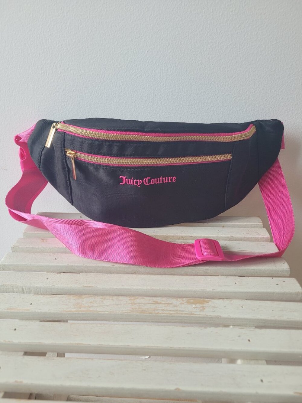 Juicy Couture Black/Pink/Gold NEVER USED Fanny Pack